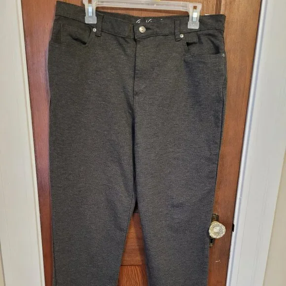 Gloria Vanderbilt | Pants & Jumpsuits | Gloria Vanderbilt Amand Dress Pants  With Embellished Back Pockets Size 6 | Poshmark